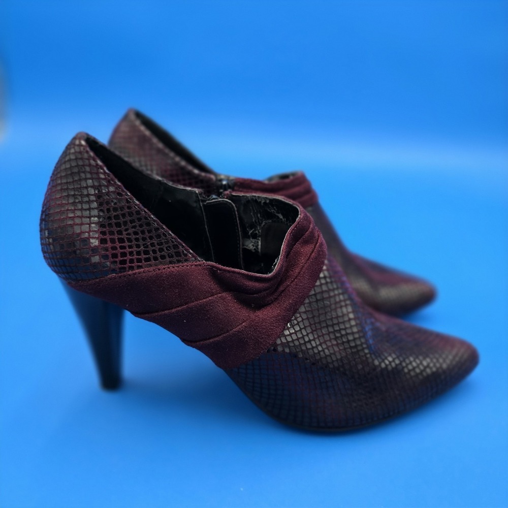 Apostrophe Burgundy Snakeskin Pattern Zip Ankle‎ Heels Size 8.5